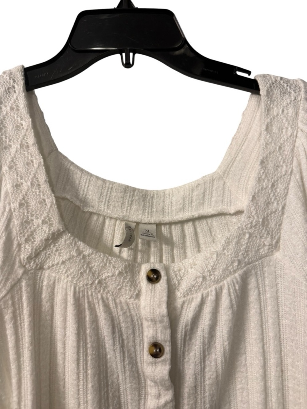 Women's Cato est 1946 white button up top with lace trim neckline EUC Size XL - Picture 2 of 9